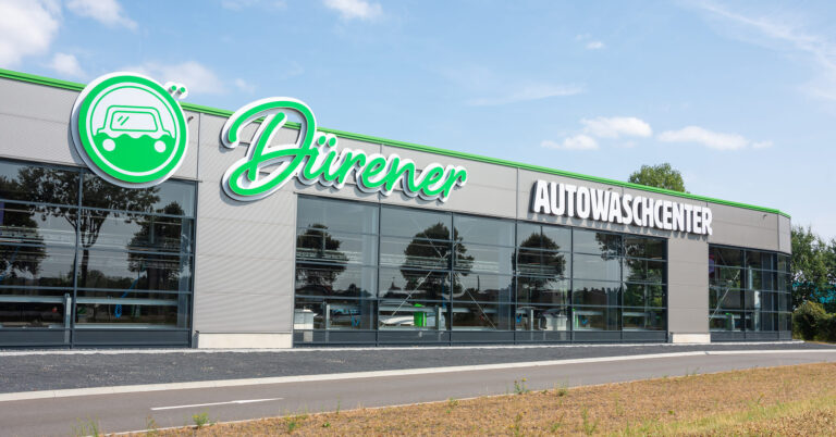 Frontansicht des Dürener Autowaschcenters